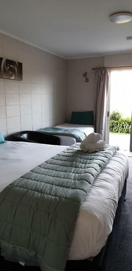 Mokau Motels ภายนอก รูปภาพ